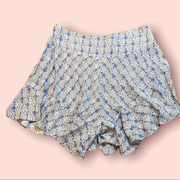 Maeve Pineapple Print Shorts 0 - Picture 2 of 7